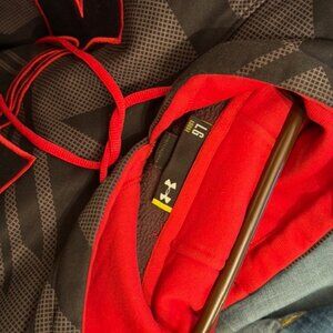 Under Armour hoodie, cmao with red, men size L